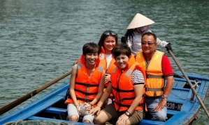 HALONG 1 DAY TRIP(6 hour on boat)